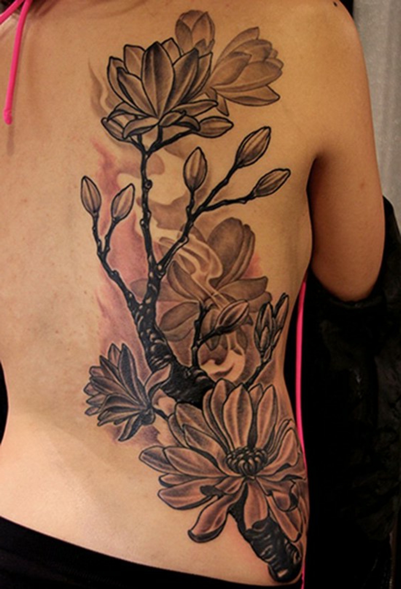 Bunga tato dan simbolisme mereka membelok
