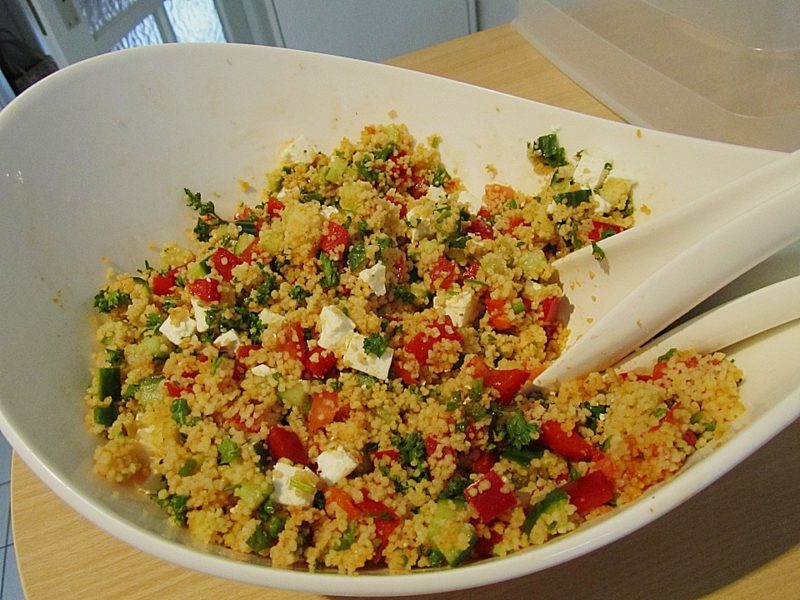 Couscous gezonde salade met tomaten en mozarella