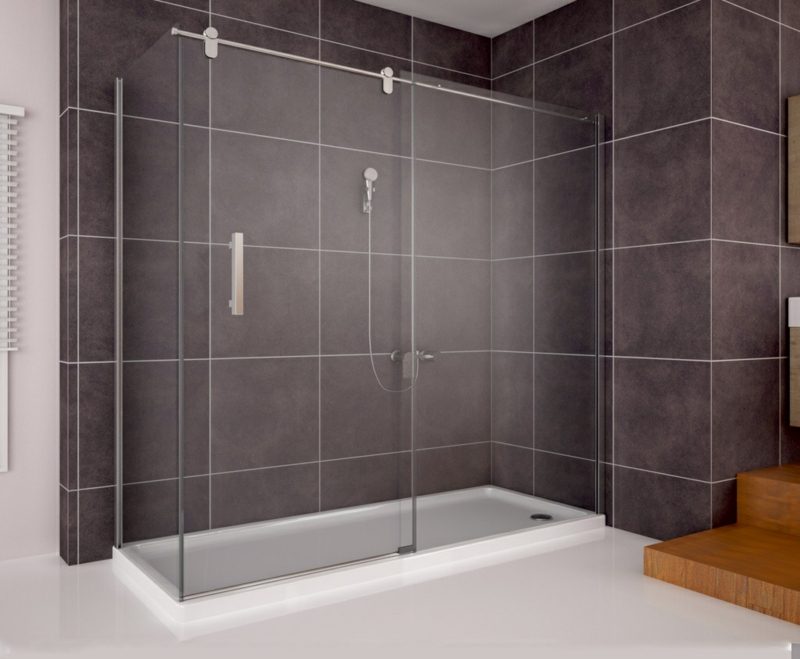 Banheiro com chuveiro de tijolos mais escuro esquema de cores