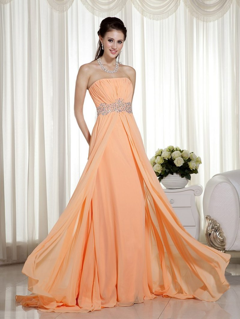 elegante abito da sposa in colore purissimo Apricot