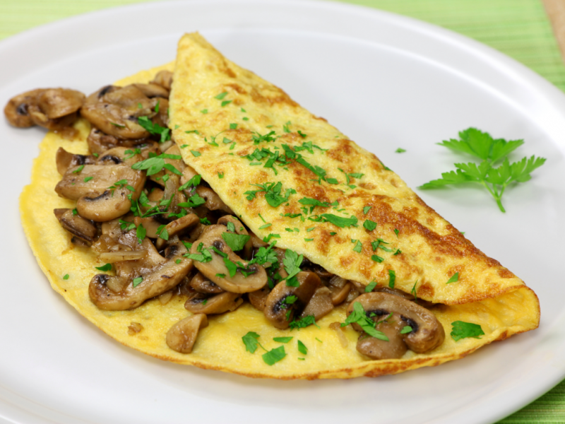 ingen carb Recept omelett med svamp och spenat