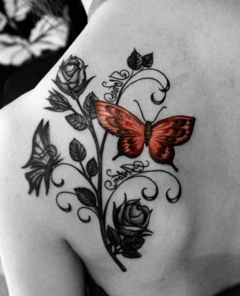 Tatuagem borboleta nome de rosas laranja