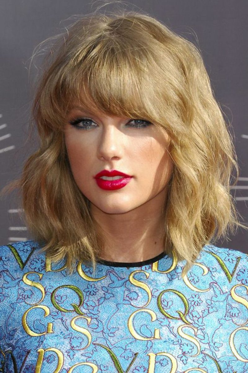 Coafuri cu coafuri scurte pentru părul Taylor Swift Shag