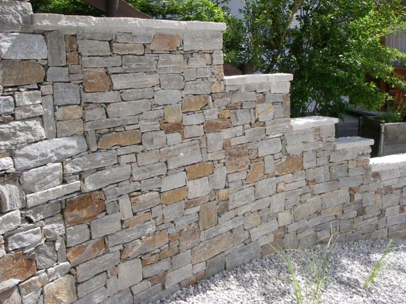 Tela do jardim gneiss da parede de pedra