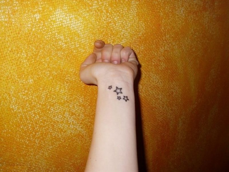 Asteriskar på handleden ursprungliga tatueringar