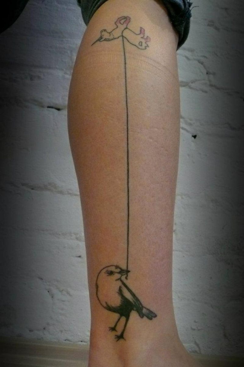 tatuaż łydki uroczy tatuaż noga ptak