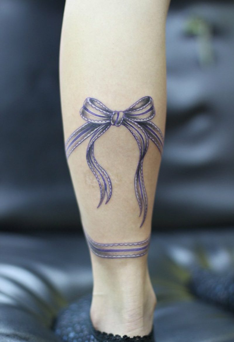 tatuaż na tatuaż łydki kolor na nodze