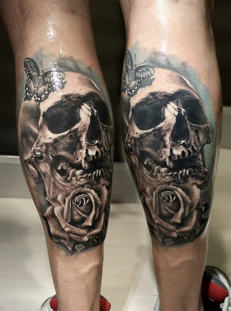 tatuaż czaszki łydki i róża