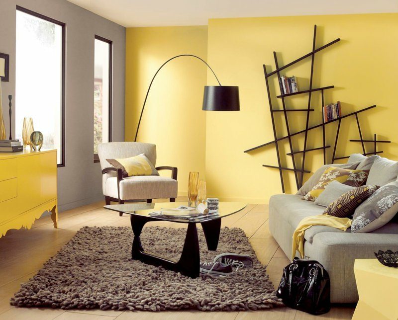 Sienų dizaino svetainė geltona ir pilka
