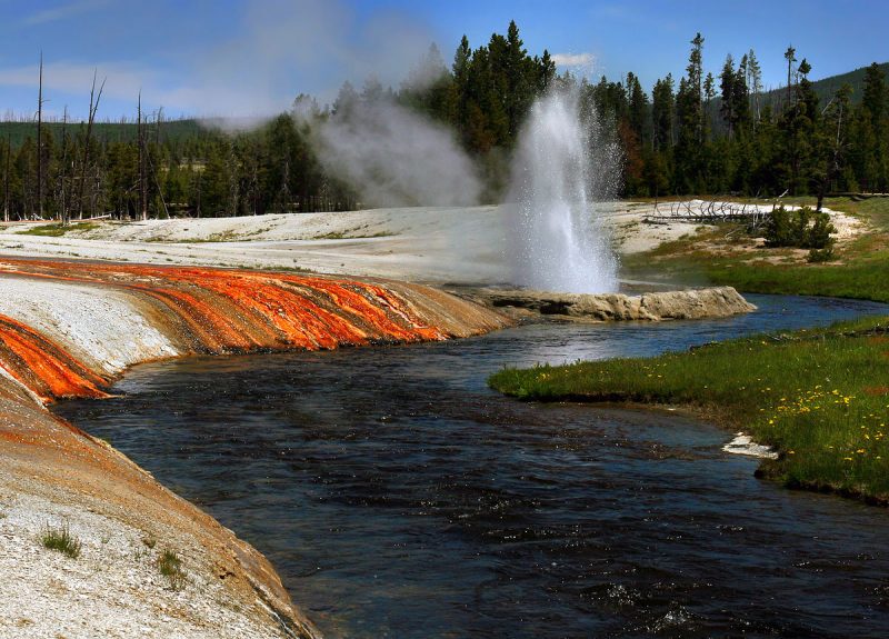 tempat terindah di dunia Taman Nasional Yellowstone USA