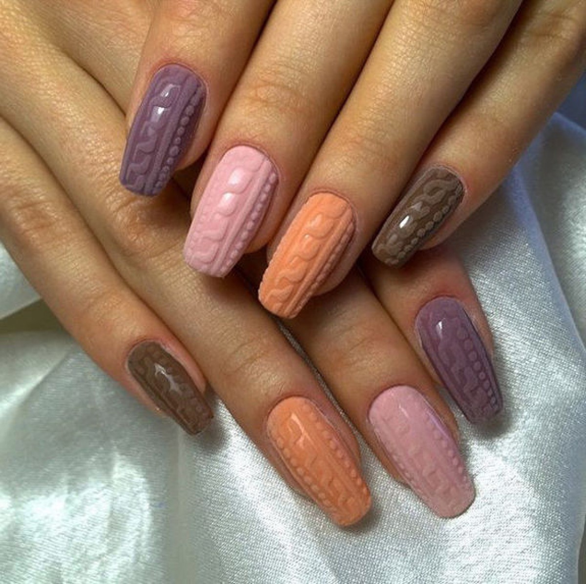 färgglada akryl naglar