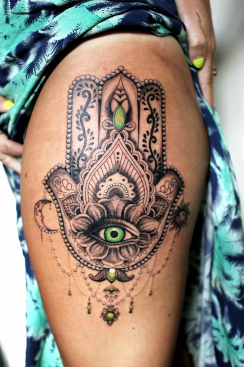 hamsa oči tattoo stegna