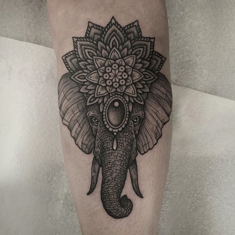 Slon tatoo Hindu