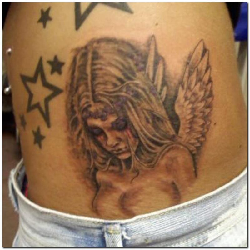 Anjelské tetovanie ženy