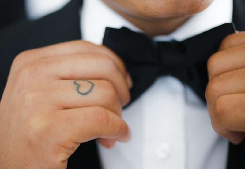 Pirštų tatuiruotės tendencija vestuvėms