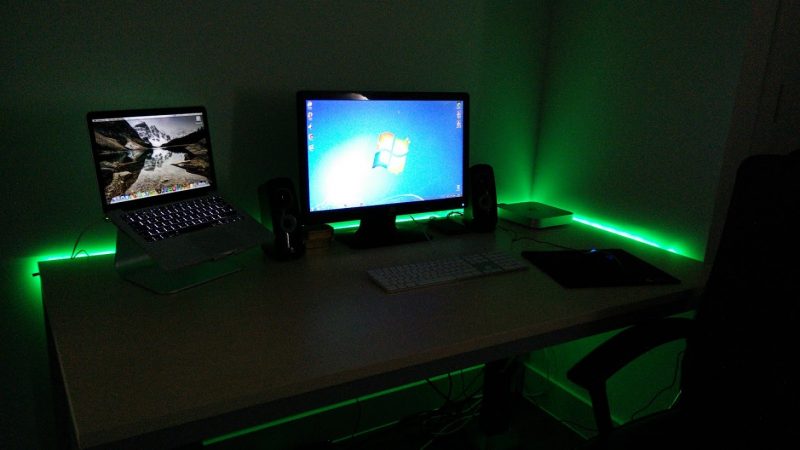 ไฟโต๊ะทำงานสีเขียว