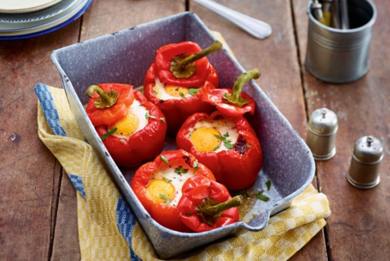 lätta middag fyllda paprika med spenat och ägg