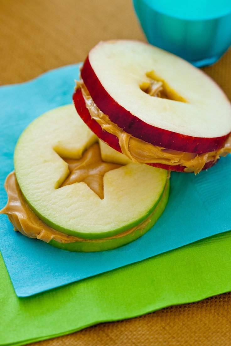 gezonde avondsnacks - appel met pindakaas