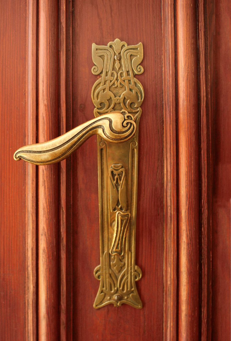 Art Nouveau mempunyai pemegang pintu