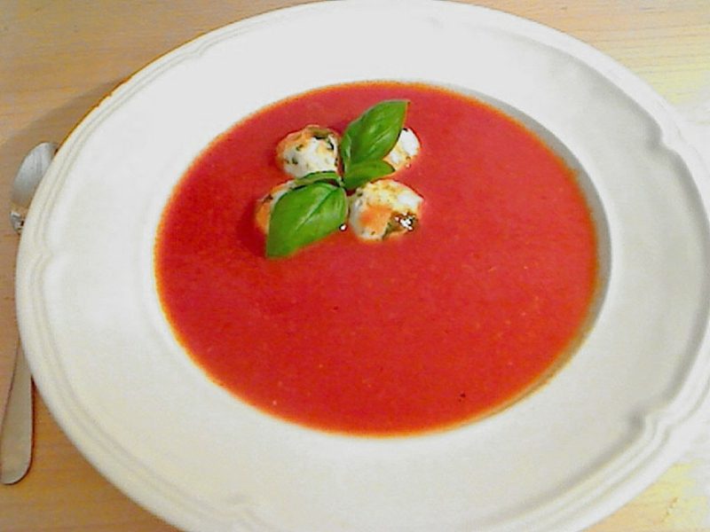 Fitnessrätter tomatsoppa med mozzarella