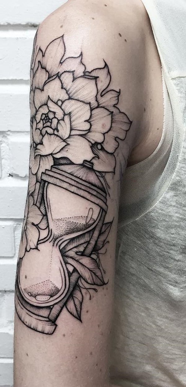 clepsidră flori tatuaj idei bărbați braț