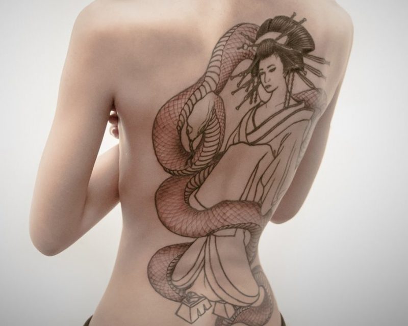 Japonski kača tetovaže na hrbtu