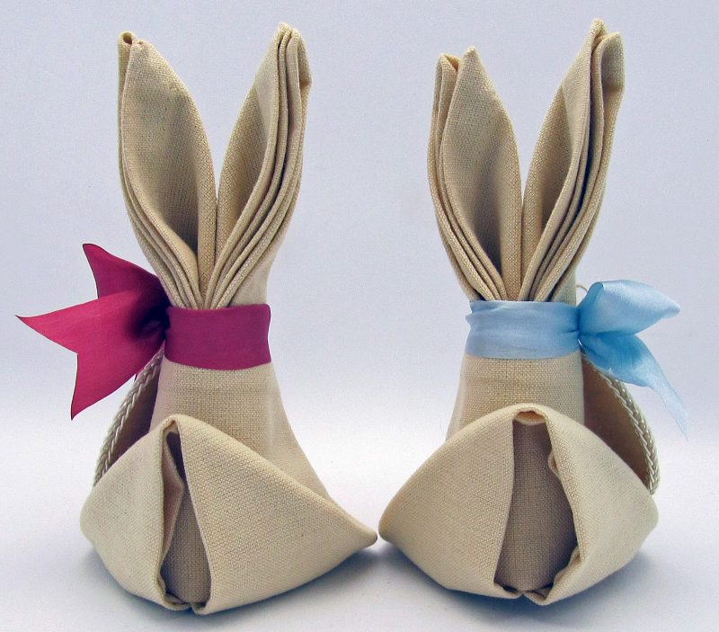 servetter vik instruktioner för söta kaniner för påsk firandet