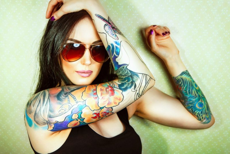 Tatuiruotes pašalinkite spalvotus tatuiruotes