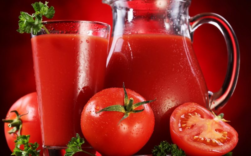 Piť rajčiakový džús každý deň a stratiť 5 libier po 2 mesiacoch