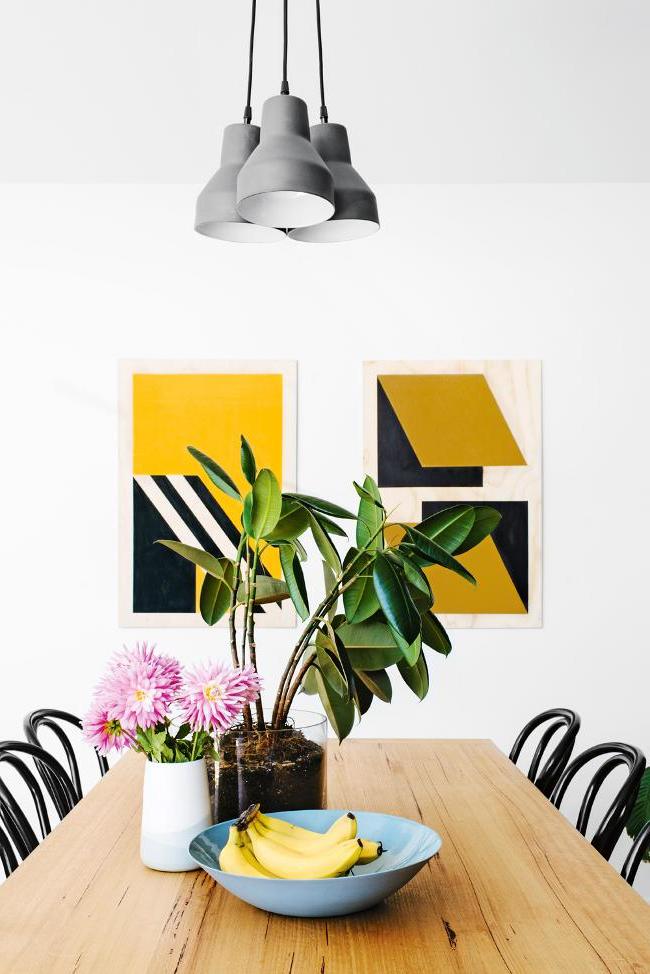 Oturma odasında DIY dekorasyon: yaratıcı duvar tasarımı