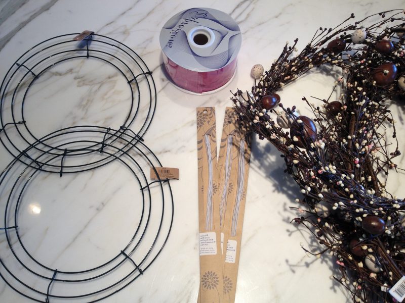 DIYデコレーションイースターオスターデコはあなたにバニーの教材を使ってイースターの花輪を作る