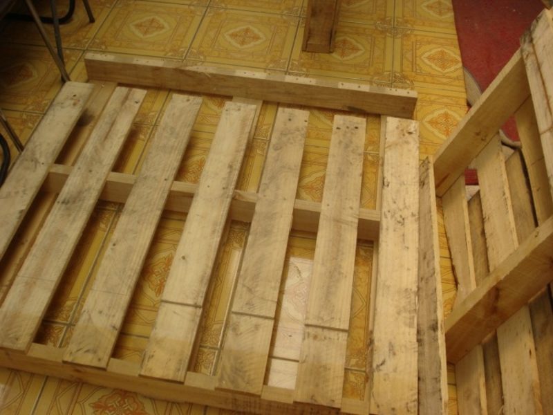 Paleti din lemn pentru paleti din lemn masiv in stare buna