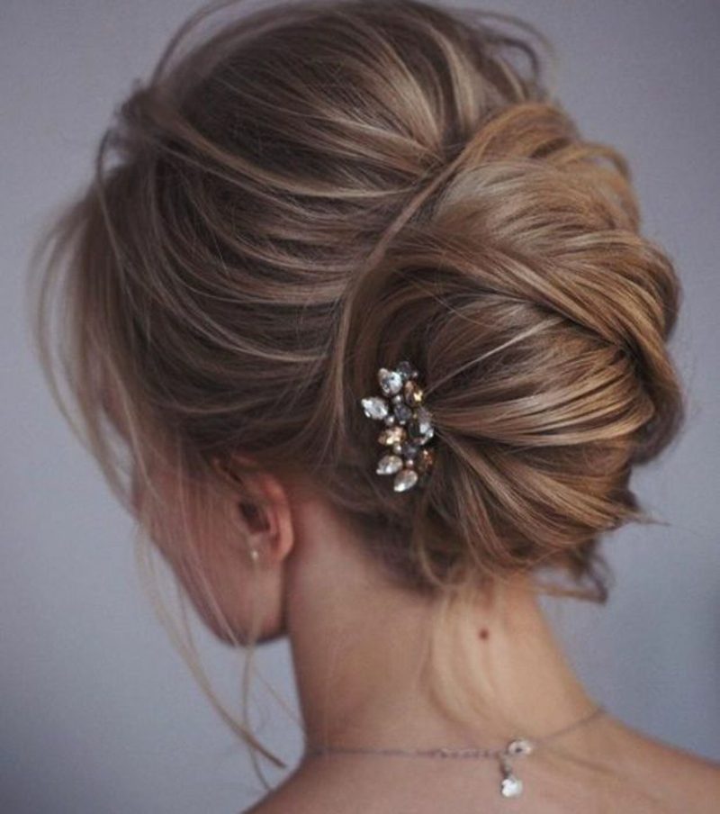 coola frisyrer Chignon lätt updos