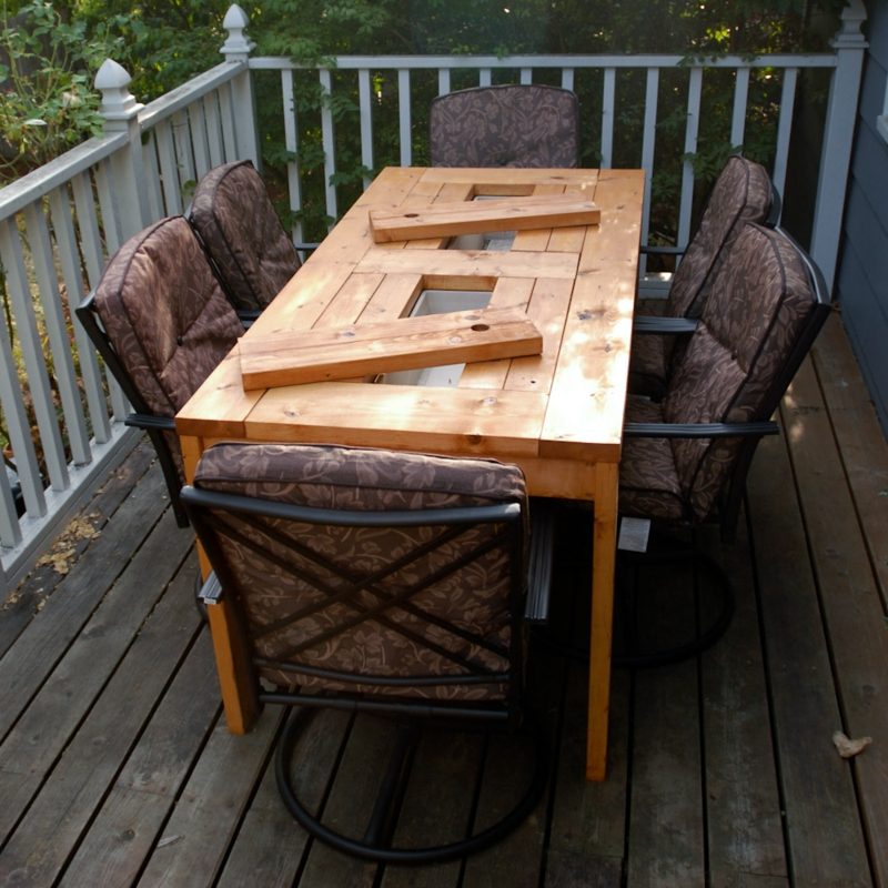 hage bord bygge patio bord med innebygd øl