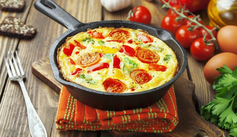 Ontbijtideeën gezonde omelet mozzarella