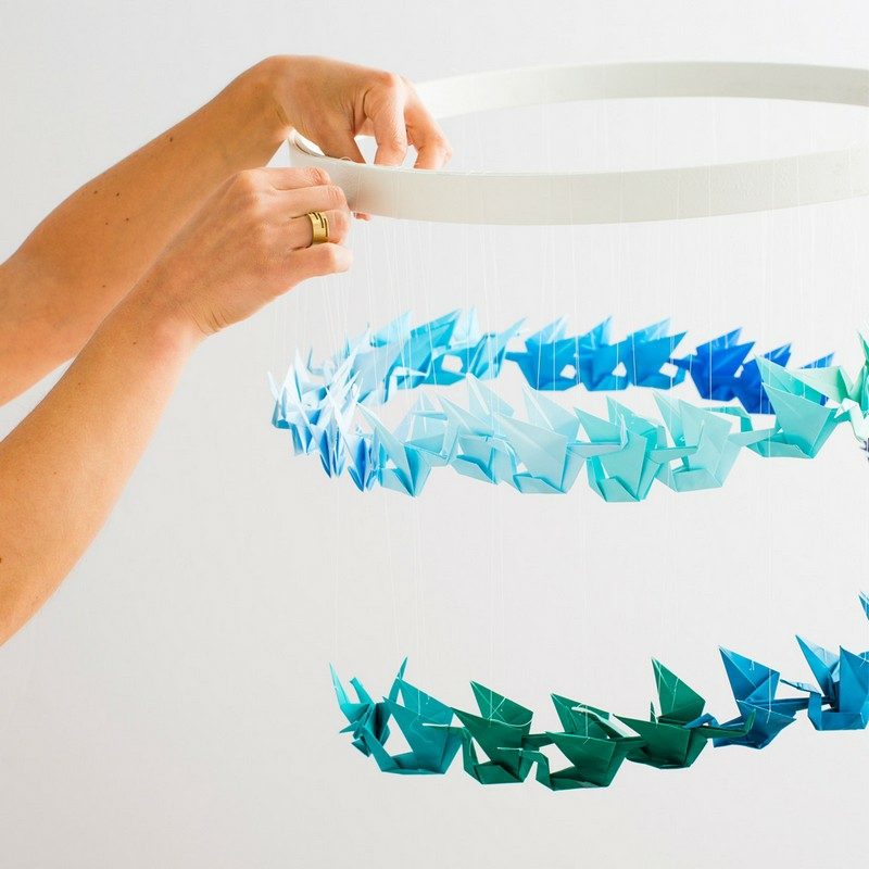 DIY papirnatih ptic v različnih modrih odtenkih