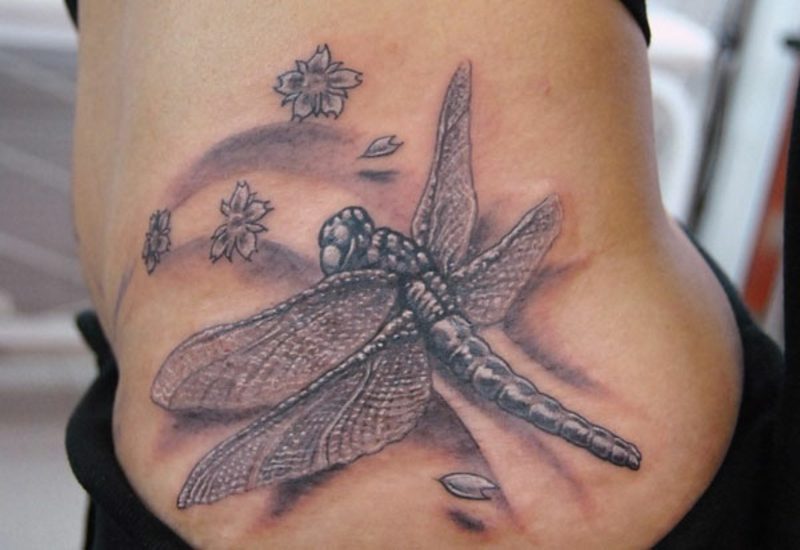 Tattoo vážka