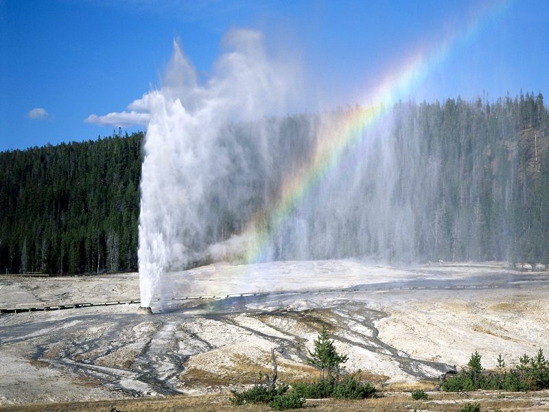 tempat paling indah di dunia Taman Nasional Yellowstone USA Geyser
