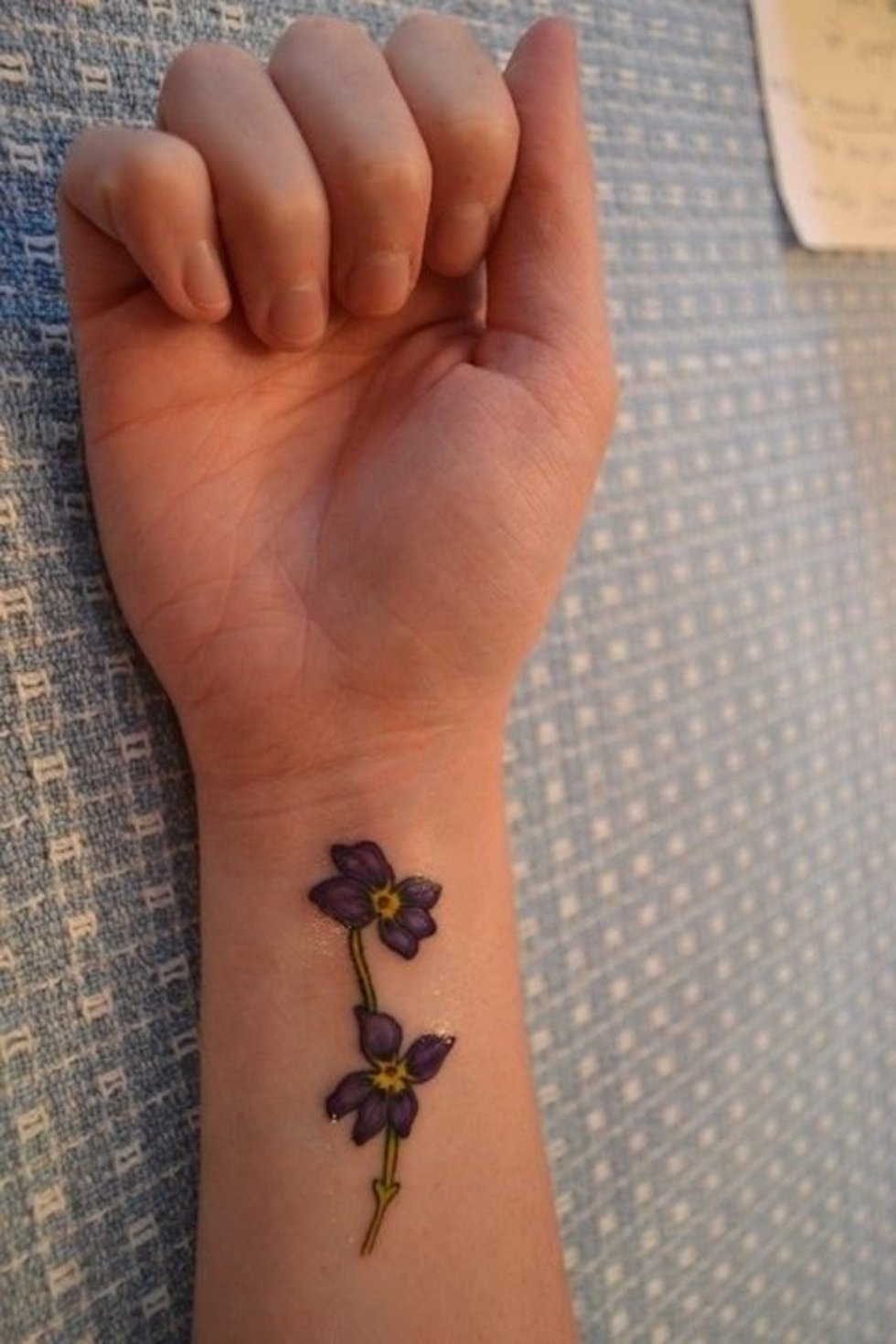Cvetovi so zelo priljubljeni in vedno lep motiv za tatoo
