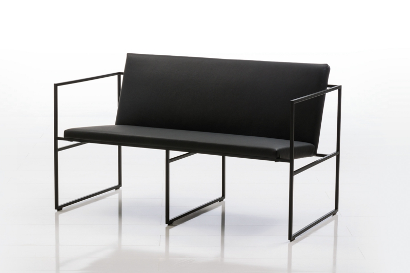 Brühl sofa-model-rahmat-hitam