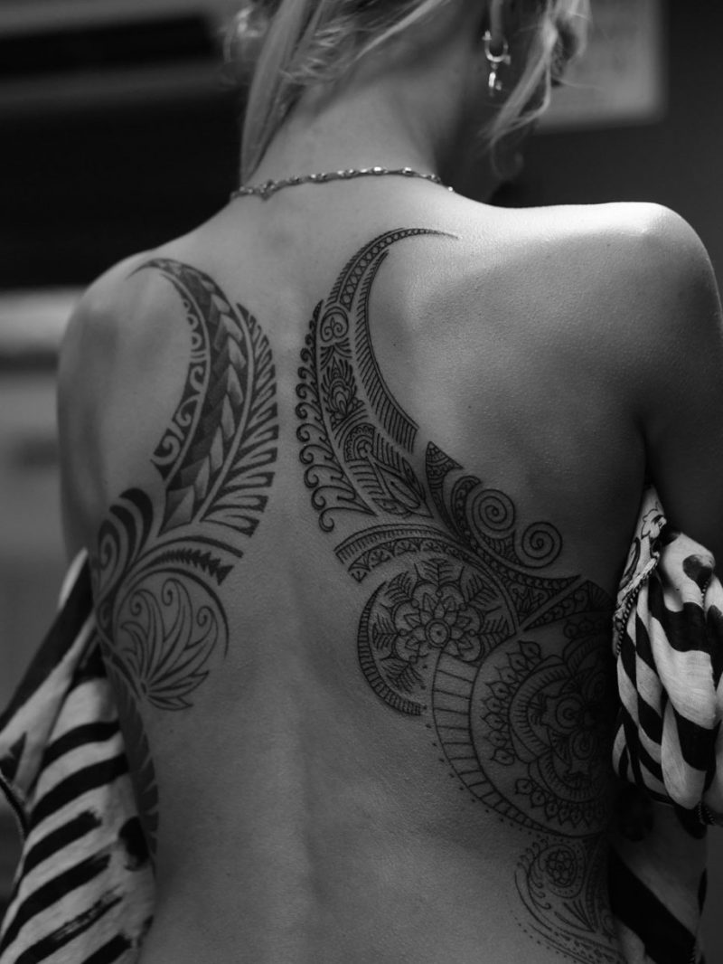 tato wanita kembali menonjolkan motif tato wanita