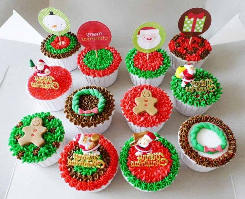 cool božična cupcakes Božične ideje rdeče zelene rjave glazure cupcakes