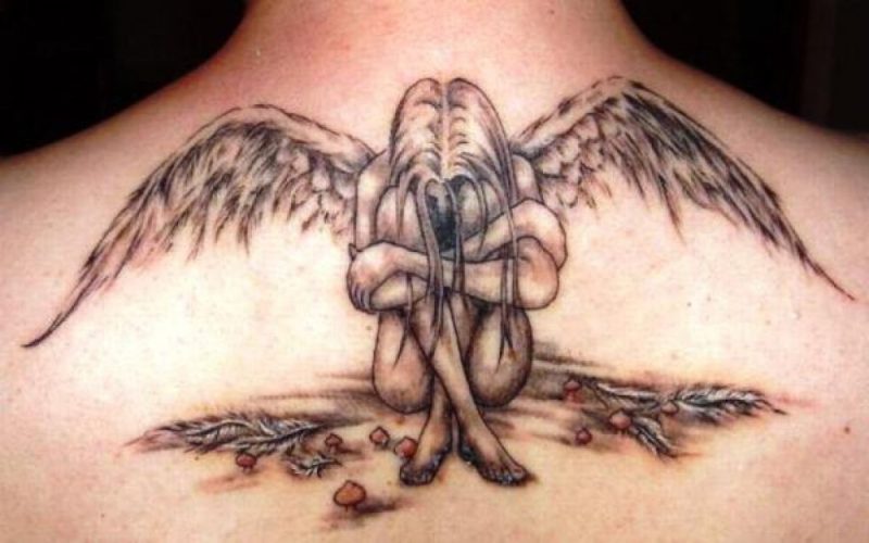 anjel tetovanie padlú ženu