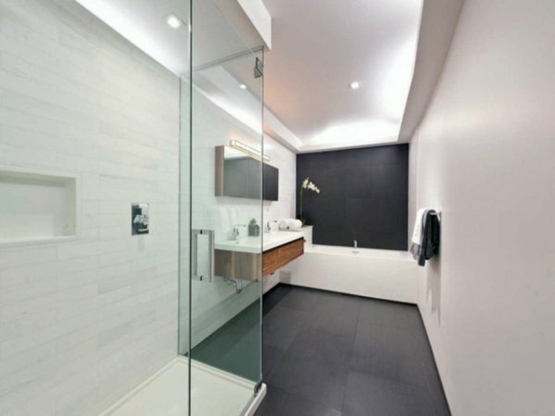patrauklus vonios kambario apšvietimas m purpurinis vonios kambarys