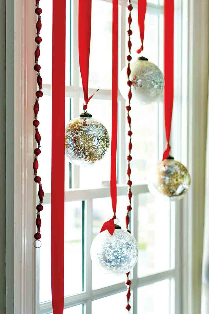 Одличне идеје за декорацију прозора за Божић