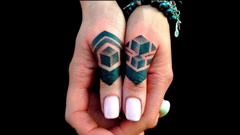 Finger Tattoo Pyramid