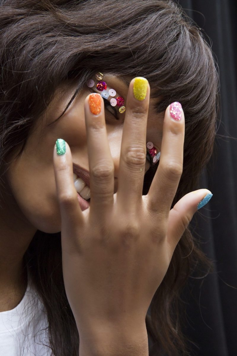 Żelowe paznokcie Wiosna - kolory cukierków pasują do krótkich paznokci