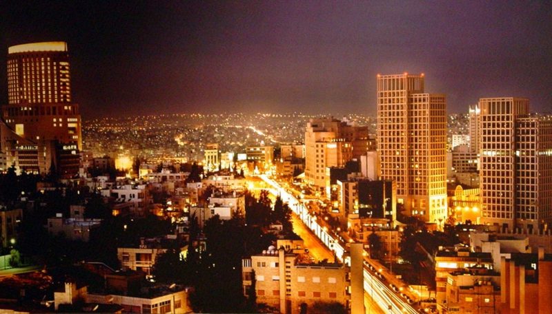 hlavné mesto Jordánska AmmanNight