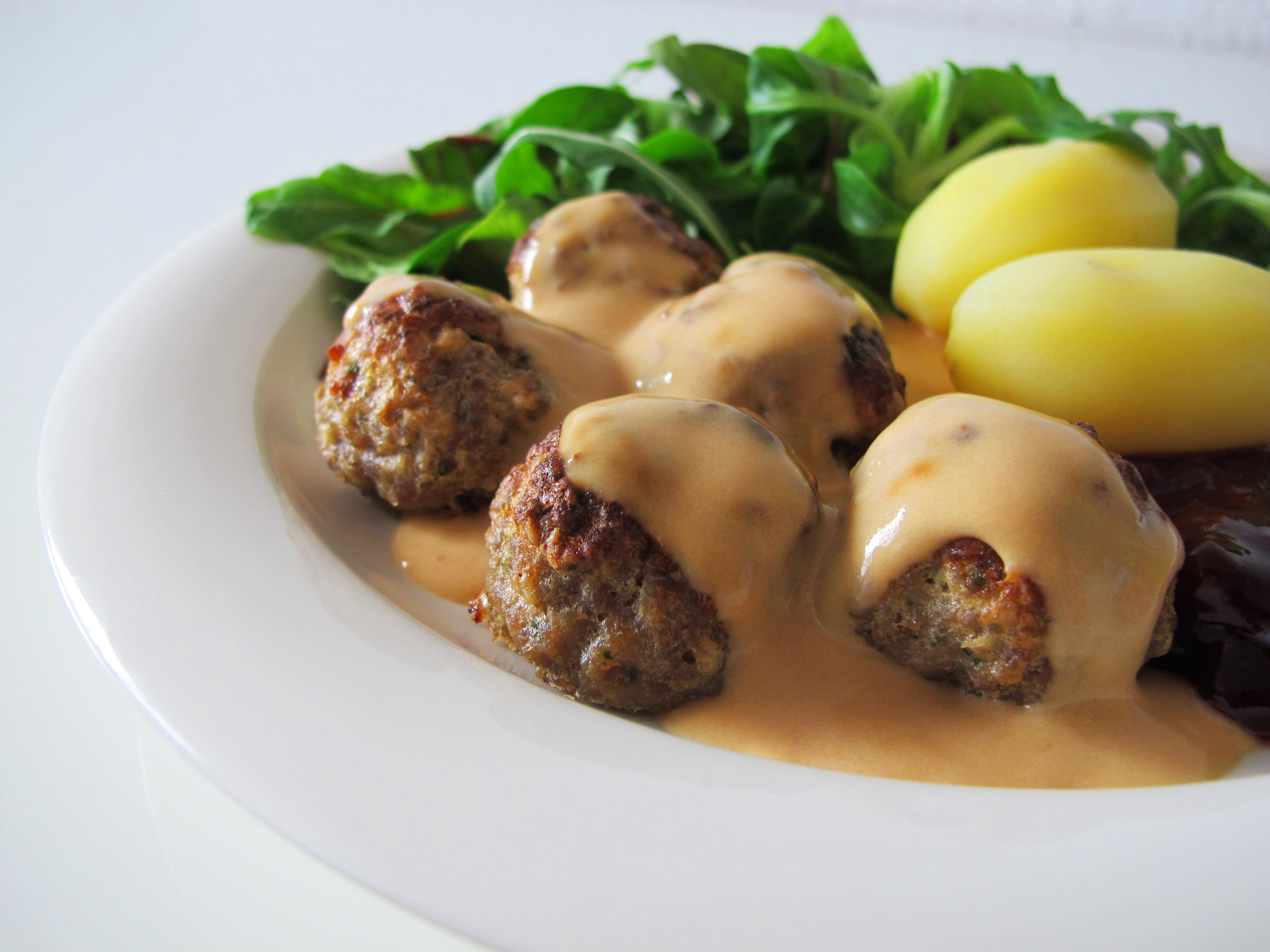 Köttbullar cu