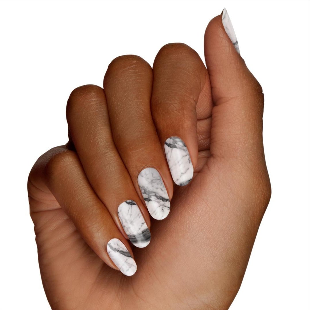 Den senaste trenden - marmor mönster på naglarna